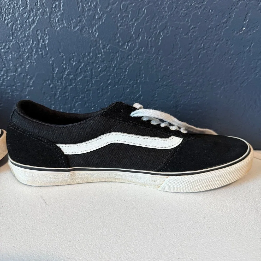 Vans Ward Low Top Sneakers Women 7.5 Black White Canvas Suede Skate Shoes
